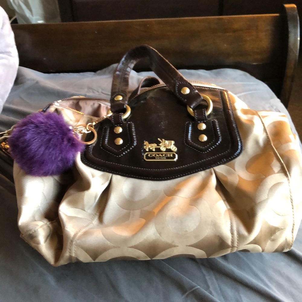 Coach hand/shoulder bag